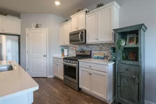 167 Ashburn Ave, Manahawkin, NJ 08050 - Photo 10