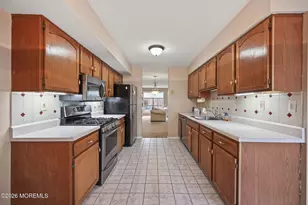 28 Vassar Pl, Morganville, NJ 07751 - Photo 22