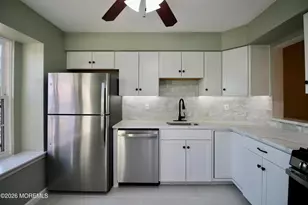 52 Claridge Ct, Freehold, NJ 07728 - Photo 10