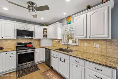 42 Hialeah Avenue, Middletown, NJ 07748 - Photo 2