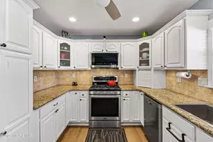 42 Hialeah Ave, Middletown, NJ 07748 - Photo 4