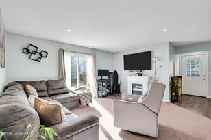 310 Larkspur Ln, Jackson, NJ 08527 - Photo 4