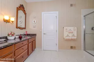 160 Scarborough Way, Marlboro Township, NJ 07746 - Photo 18