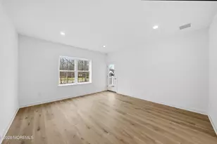 10 Remington Ct, Farmingdale, NJ 07727 - Photo 10