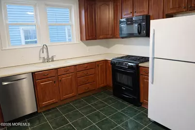 187 E Bergen Place #B, Red Bank, NJ 07701 - Photo 2