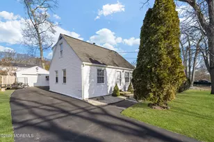 517 Middle Ln, Howell Township, NJ 07731 - Photo 2