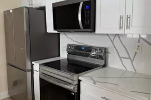 611 Wellington Pl, Aberdeen Township, NJ 07747 - Photo 4