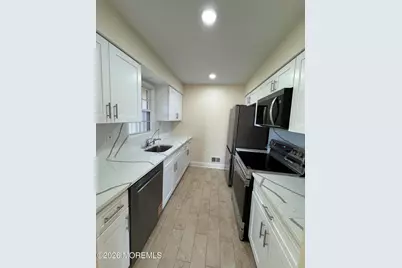 611 Wellington Place, Aberdeen Township, NJ 07747 - Photo 2