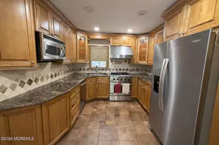 23 Cornell Dr, Hazlet Township, NJ 07730 - Photo 2