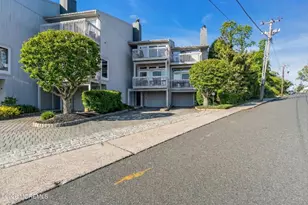 23 E Manor Sq Square, Highlands, NJ 07732 - Photo 20