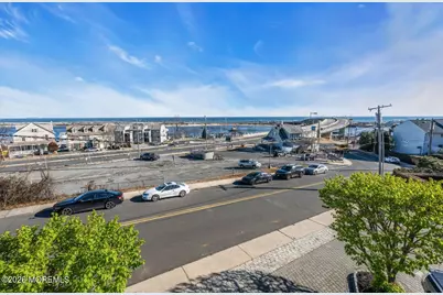 23 E Manor Sq Square, Highlands, NJ 07732 - Photo 22