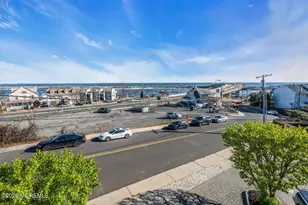 23 E Manor Sq Square, Highlands, NJ 07732 - Photo 22