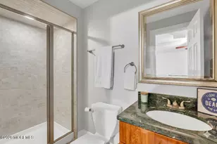 23 E Manor Sq Square, Highlands, NJ 07732 - Photo 18