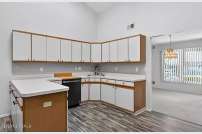 103 Maplecrest Drive E, Lakewood, NJ 08701 - Photo 14