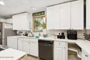 319 Wisteria Dr, Brick, NJ 08723 - Photo 8