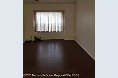 408 Dorchester Way, Manalapan Township, NJ 07726 - Photo 2