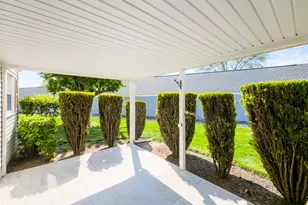 220C Manchester Ln, Monroe Township, NJ 08831 - Photo 32