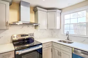 220C Manchester Ln, Monroe Township, NJ 08831 - Photo 14