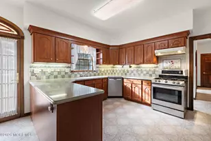 22 Windswept Ln, Freehold, NJ 07728 - Photo 10