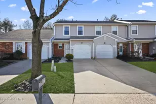 73 Holly Dr, Eatontown, NJ 07724 - Photo 2