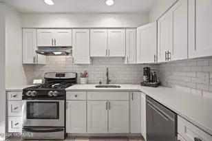 73 Holly Dr, Eatontown, NJ 07724 - Photo 6