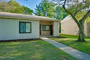 210 Covered Bridge Blvd, Manalapan Township, NJ 07726 - Photo 2