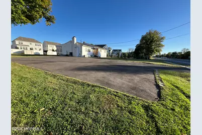 17 S Main Street, Marlboro Township, NJ 07746 - Photo 12