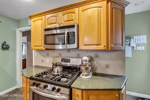 925 Woodland Ave, Union Township, NJ 07083 - Photo 10