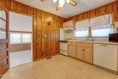 570 Central Avenue, Spring Lake, NJ 07762 - Photo 10