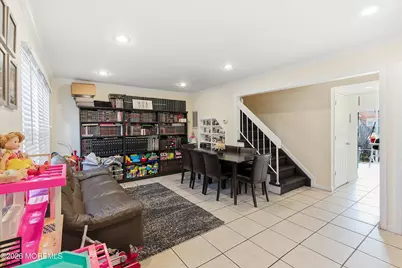 172 Williamsburg Lane, Lakewood, NJ 08701 - Photo 2