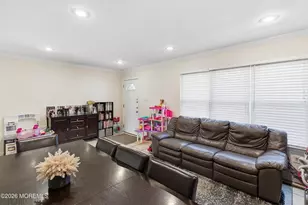 172 Williamsburg Ln, Lakewood, NJ 08701 - Photo 4