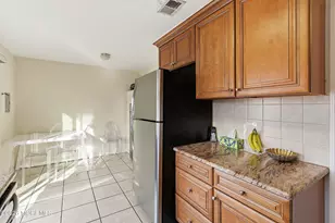 172 Williamsburg Ln, Lakewood, NJ 08701 - Photo 8