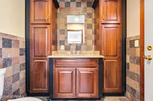 22 Hickory Ln, Freehold, NJ 07728 - Photo 8