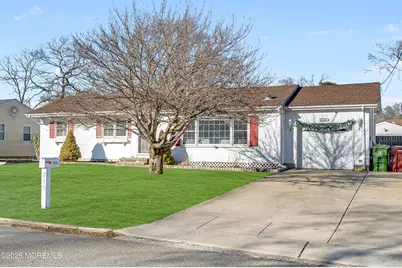 215 Lakewood Avenue, Berkeley, NJ 08721 - Photo 2