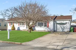 215 Lakewood Ave, Berkeley, NJ 08721 - Photo 2