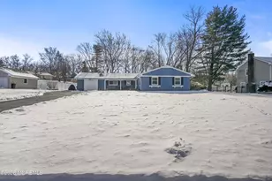 22 Forman Ln, Manalapan Township, NJ 07726 - Photo 4