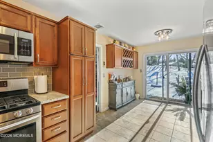 22 Forman Ln, Manalapan Township, NJ 07726 - Photo 8