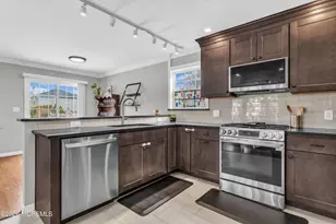 15 Bond St, Freehold, NJ 07728 - Photo 2