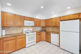 19 Sloop Square, Freehold, NJ 07728 - Photo 8