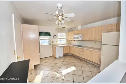 243D Jefferson Court, Lakewood, NJ 08701 - Photo 6