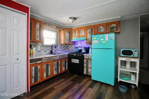 509 Rosalind Rd, Freehold, NJ 07728 - Photo 10