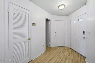 99 Woodmere Dr, Sayreville, NJ 08859 - Photo 6