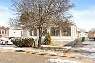 405 Maplehurst Ct, Manchester Township, NJ 08759 - Photo 2