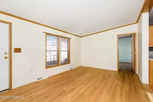 405 Maplehurst Ct, Manchester Township, NJ 08759 - Photo 4