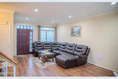 7 Leshyk Drive, Sayreville, NJ 08859 - Photo 4