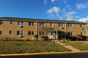 16 Manchester Ct, Freehold, NJ 07728 - Photo 2