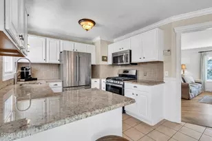 21 Cliffwood Dr, Neptune Township, NJ 07753 - Photo 8