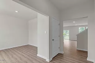 7 Dahlia Ct, Berkeley, NJ 08721 - Photo 2