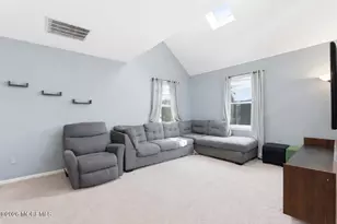 14 Holmes Ct, Freehold, NJ 07728 - Photo 8