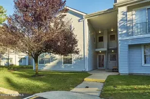 1811 Waters Edge Dr, Toms River Township, NJ 08753 - Photo 2